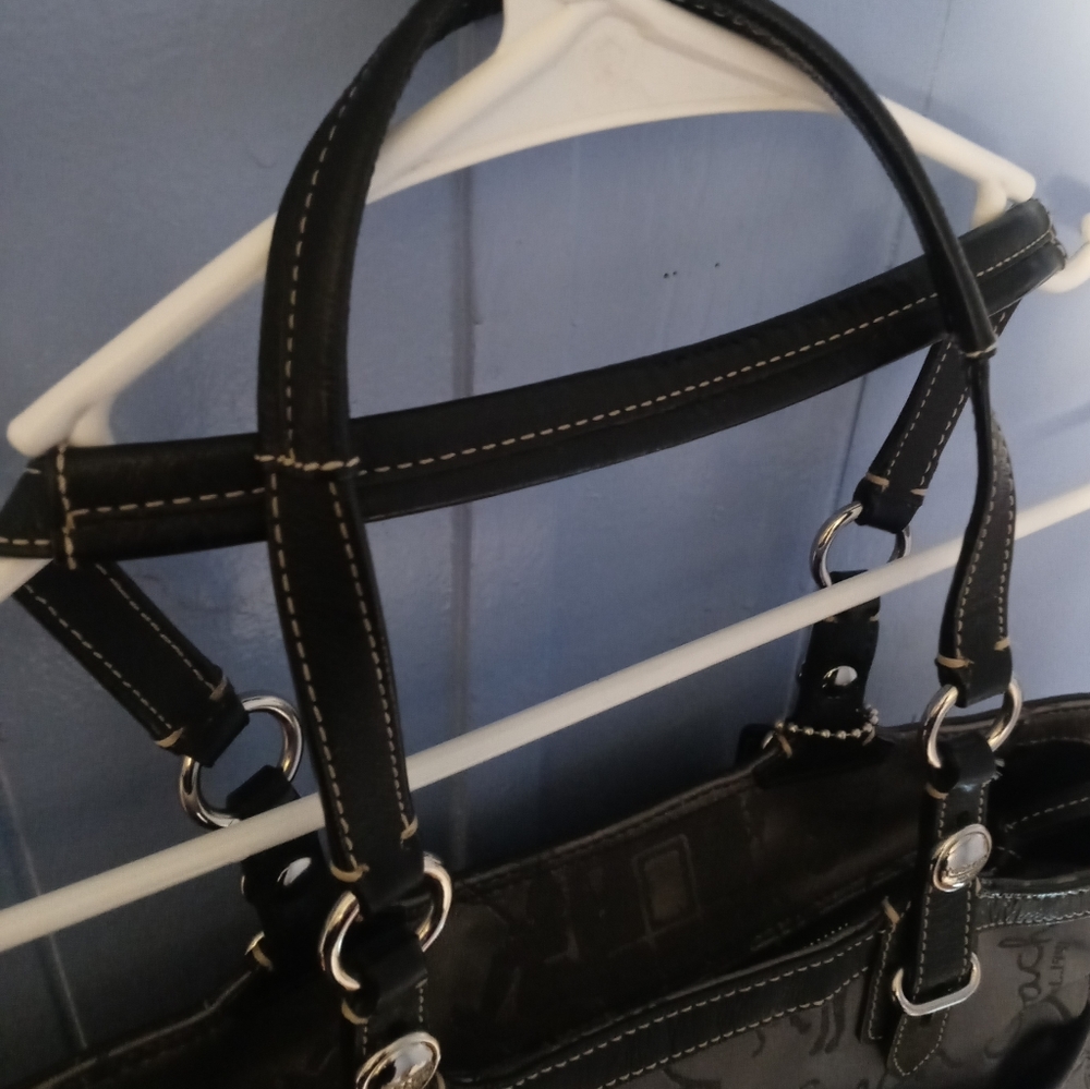 Coach purse - Picture 3 of 4